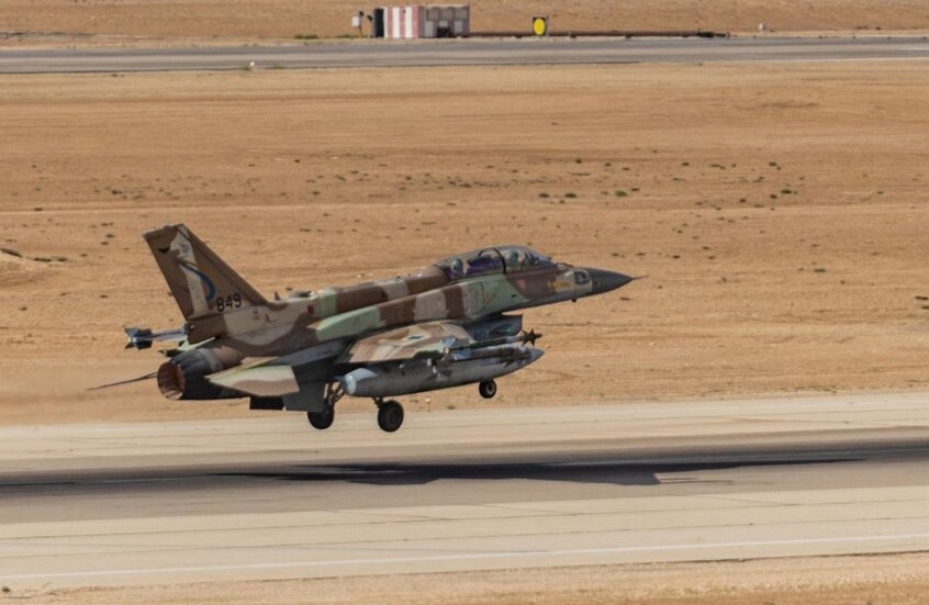 الحوثيون يتوعدون بإسقاط المقاتلات الإسرائيلية التي تقصف اليمن ويوجهون طلبا لشركات الطيران